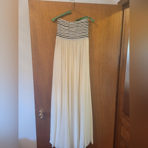 Formal Gown - Picture 3 of 4